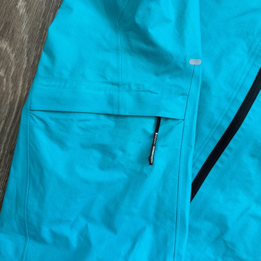 The North Face Women’s Summit Series Superior FUTURELIGHT™ Jacket - Picture 2 of 4
